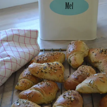 Bed & Breakfast Vibes