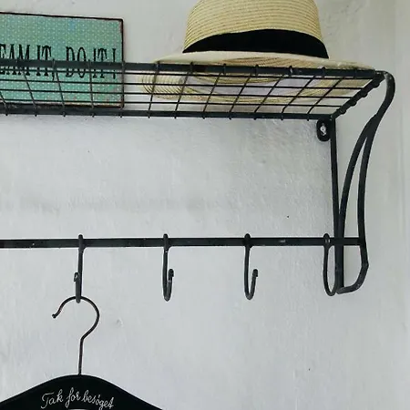 Bed & Breakfast Vibes 4*